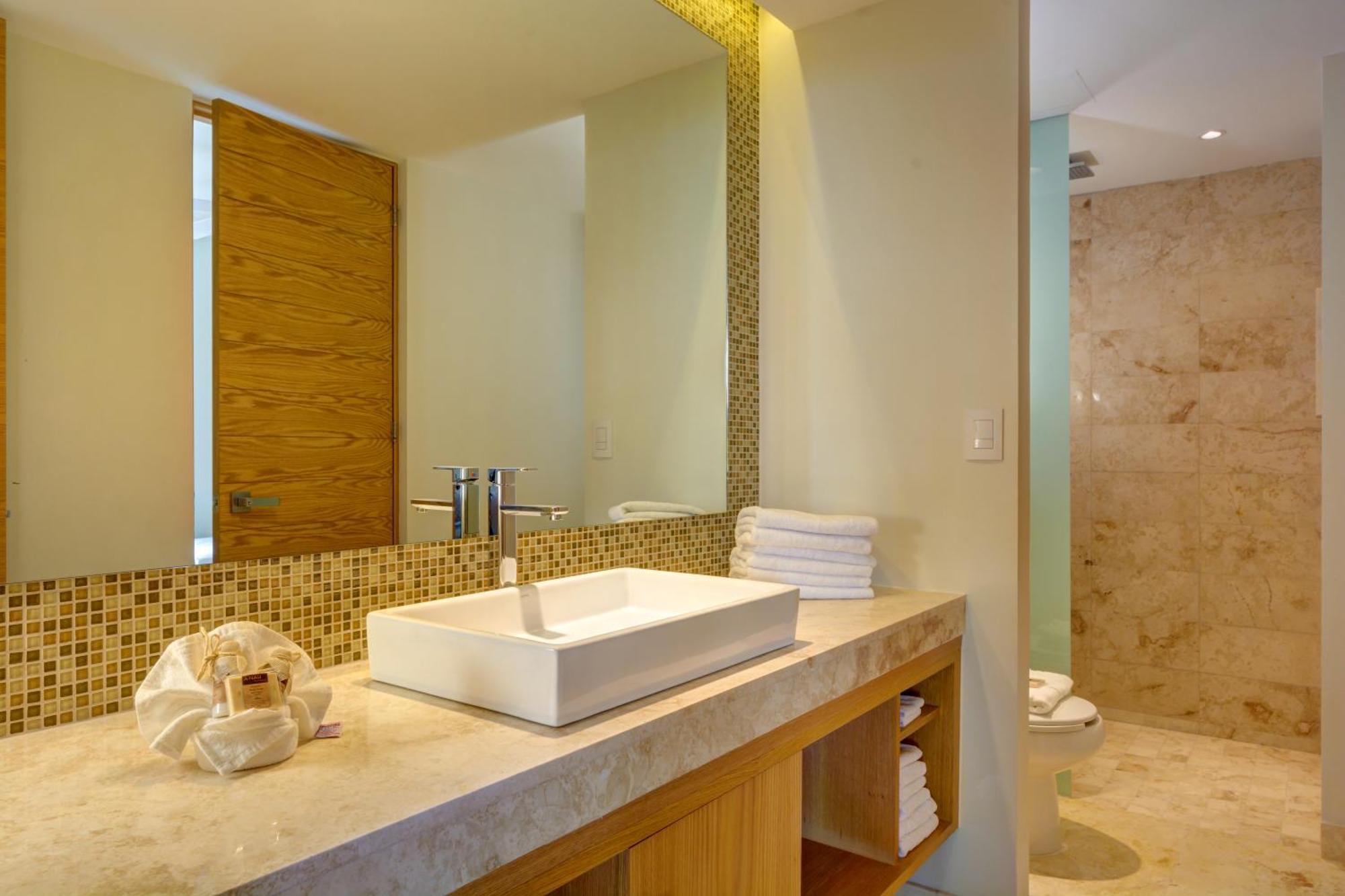 Anah Suites By Las Flores Vacation Rentals Плайя-дель-Кармен Екстер'єр фото